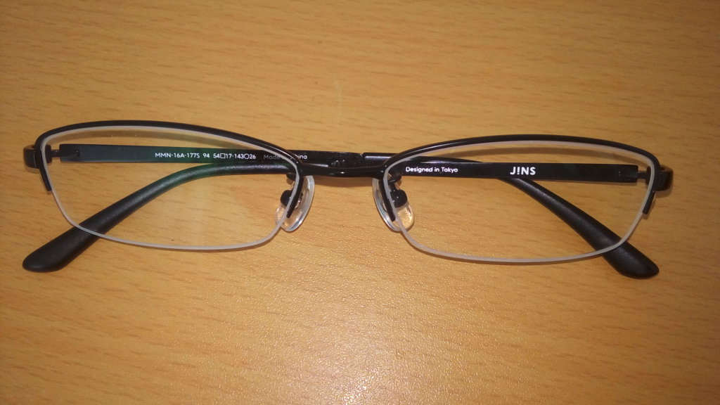 JINSの5000円メガネ